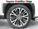 デザイン性に優れたトヨタ純正のアルミホイールを装着しております。