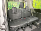 3列目シートはもちろん状態良好☆大人でもゆったりと座って頂けますので、大人数でのお出かけもラクラクです♪ご家族で、気の知れた仲間で、ドライブに行くのが楽しみですね♪