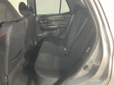 もちろん後部座席もクリーニングを施しております!徹底的な内装の清掃で、清潔感溢れる車内をお楽しみいただけます。