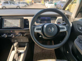 広々とした運転席周り!禁煙車です☆