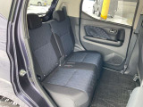 後部座席も広々としてます