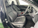 車を運転する際には運転席の存在は欠かせません。しっかりとチェックしたいポイントですね。