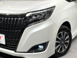 【シーケンシャルターンランプ付きLEDヘッドライト】人気の『流れるウィンカー』付きのLEDヘッドライトを装備♪高級感はもちろん、点灯時は存在感たっぷりで他車からも認識されやすく安心です。