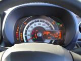 エコドライブ状況が色で分かり、楽しく燃費向上できます。 Eco drive status in color helps improve mileage happily.