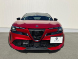 AlfaRomeo伝統の盾型グリル