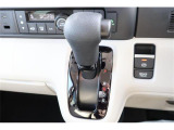 シフト操作がしやすく快適なドライブをお楽しみいただけます。