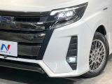 【LEDヘッドライト】悪天候や夜間走行時も良好な視界を確保し安心して運転できる高輝度LEDヘッドライトを装備!点灯速度が早く、消費電力も抑えられています。