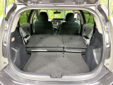 普段のお買い物や通勤、送迎等に十分な荷室スペースを確保しております。セカンドシートを倒すと、大きな荷物の積載も可能です♪