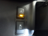 横滑りを防ぐVSA等のスイッチ類は運転席の左側、手の届きやすい位置にあります。