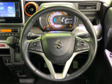 【純正革巻きステアリング】上質な革を使用することで、手にしっかり馴染みとても運転しやすいハンドルです♪