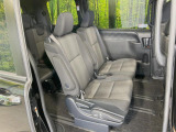 後部座席も気になるようなキズ・汚れやへたり等、大きなダメージはなく、良好な状態です。