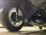 お車を安心してお乗りいただく為には、足回りの定期点検が欠かせません。サービスサポート(有償保証)では無料点検もご提供しており、安心のカーライフをお過ごしいただけるサポート体制が整っています。