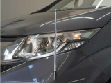 左前の死角を補助するコーナーポール装備!細い道や車庫入れの時に役立ちます。不要な時は収納できます