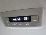 後席用オートエアコン付きで後ろの席も快適にお過ごしいただけます♪