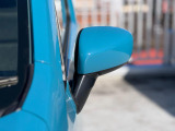 狭い駐車場でも安心。スイッチ操作だけでドアミラーの格納展開が可能。電動格納式リモコンドアミラー!