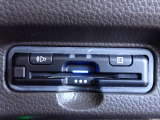 ■【ETC車載器】が装備されています。セットアップをしてお渡しとなり、ETCカードを差し込むだけで高速道路の利用が可能です。