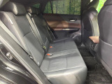 後部座席も気になるようなキズ・汚れやへたり等、大きなダメージはなく、良好な状態です。