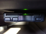 ■【ETC車載器】が装備されています。セットアップをしてお渡しとなり、ETCカードを差し込むだけで高速道路の利用が可能です。