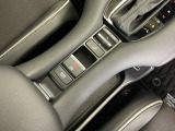 パーキングブレーキはスマートな電子制御式と合わせて渋滞時等にブレーキペダルから足を離しても停車状態を保持してくれるオートブレーキホールド機能で運転が楽になります。スタートはアクセルペダルを踏むだけ