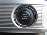【エンジンスタートスイッチ搭載】 エンジンの始動を、スイッチひとつでスマートに。キーを差し込む必要が無いため、キーは持っているだけでOKです。