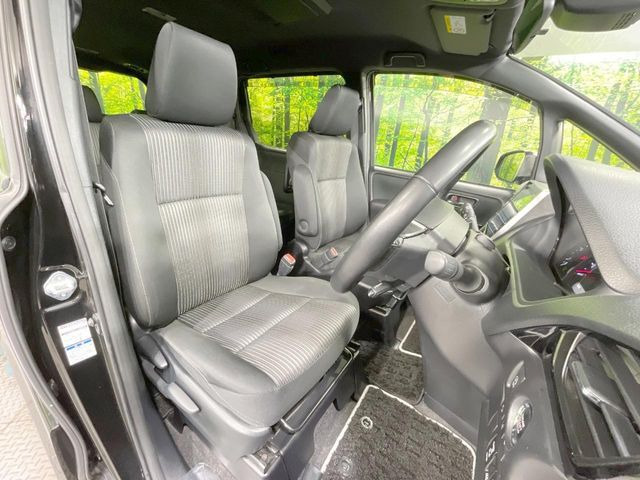 トヨタ ヴォクシー 2.0 ZS 煌II の中古車詳細 (35,740km, ブラック