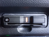 ■【ETC車載器】が装備されています。セットアップをしてお渡しとなり、ETCカードを差し込むだけで高速道路の利用が可能です。