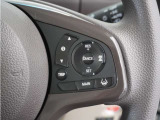◆アダプティブクルーズコントロール◆予め設定した車速内でクルマが自動的に加減速。前走車との適切な車間距離を維持しながら追従走行します。【LKAS】車線維持支援システムでステアリング操作を支援。