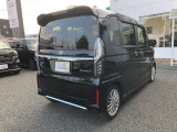 気になるお車があれば是非お問い合わせください。ご来店納車、ご自宅への配送納車等お客様のご都合に合わせたご対応をさせていただきます。