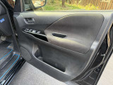 運転席ドアも質感が向上しています。