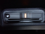■【ETC車載器】が装備されています。セットアップをしてお渡しとなり、ETCカードを差し込むだけで高速道路の利用が可能です。