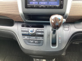 運転席/助手席シートヒーター付き。