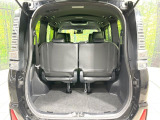 普段のお買い物や通勤、送迎等に十分な荷室スペースを確保しております。セカンドシートを倒すと、大きな荷物の積載も可能です♪