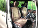 運転席シート廻りは使用感も少なく、良好な状態となっています。前オーナー様が丁寧に使っていたことがよくわかりますね。