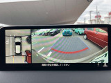 360&deg;ビューモニターでは、両サイドとフロント、バックカメラの合成で、あたかも上空から見下ろした様に周囲を確認して頂けます。駐車場だけでなく、T字路等でも活躍のアイテムです!