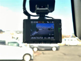 【ドライブレコーダー】映像・音声などの運転中の記録を残します。事故などを起こした起こされた時の証拠になりえますので、もしも時でも安心ですね。