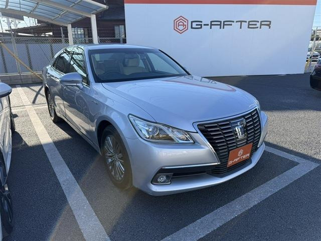 クラウン ハイブリッド 2.5 ロイヤルサルーン 禁煙車 純正8インチナビ