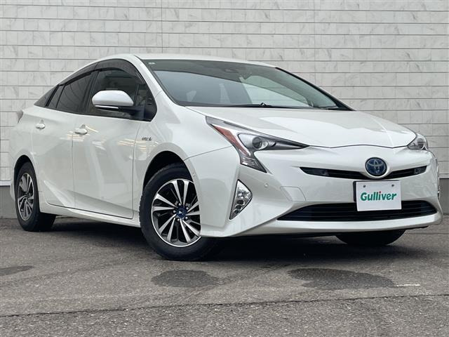 プリウス1.8 A E-Four 4WD修復歴無し