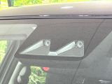 【スマートアシスト】走行中に前方の車両等を認識し、衝突しそうな時は警報とブレーキで衝突回避と被害軽減をアシスト。より安全にドライブをお楽しみいただけます。