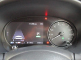 大きく見やすいメーターパネル!