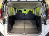 普段のお買い物や通勤、送迎等に十分な荷室スペースを確保しております。セカンドシートを倒すと、大きな荷物の積載も可能です♪