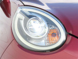 【LEDヘッドライト】 最近主流になりつつある明るいヘッドライトです。街灯の少ない暗い夜道も安心です!ハロゲンヘッドライトに比べて消費電力が少なく長持ちです♪