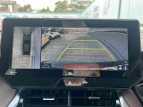 パノラミックビューモニター付きです。車両を上から見たような映像をディスプレイオーディオ画面に表示。運転席からの目視だけでは見にくい、車両周辺の状況をリアルタイムでしっかり確認できます。