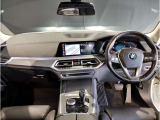 ☆センターパネルを運転席側に僅かに傾けたBMW独特のインパネ☆【駆け抜ける歓び】はここからもスタートしております☆