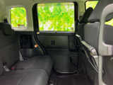 運転席側後部座席