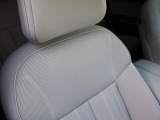 Audi正規ディーラーが高品質をお約束。高度な訓練・教育を受けたAudi専任メカニックが、100項目にもおよぶ精密な点検を実施。すべてクリアしたAudi車だけ、あなたのお手元に届けられるのです
