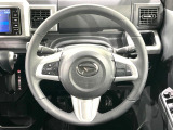 【純正革巻きステアリング】上質な革を使用することで、手にしっかり馴染みとても運転しやすいハンドルです♪