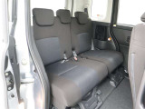 ゆとりある広々とした車内空間は、ドライブを始め買い物やレジャーなど、幅広く活躍します。一人でもみんなとでもお出かけを楽しみましょう!