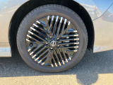 アルミホイール装着しております。