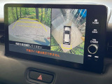 【マルチビューカメラシステム】専用のカメラにより、上から見下ろしたような視点で360度クルマの周囲を確認することができます☆死角部分も確認しやすく、狭い場所での切り返しや駐車もスムーズに行えます。