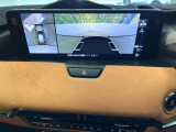 【360&deg;ビューモニター】専用のカメラにより、上から見下ろしたような視点で360度クルマの周囲を確認することができます☆死角部分も確認しやすく、狭い場所での切り返しや駐車もスムーズに行えます。